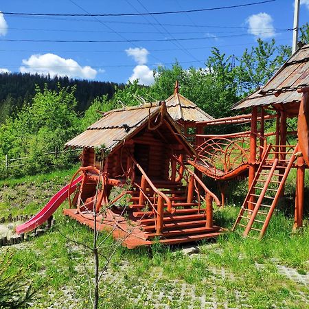 Дерев'Яний Котедж "Казка" Yaremche Luaran gambar