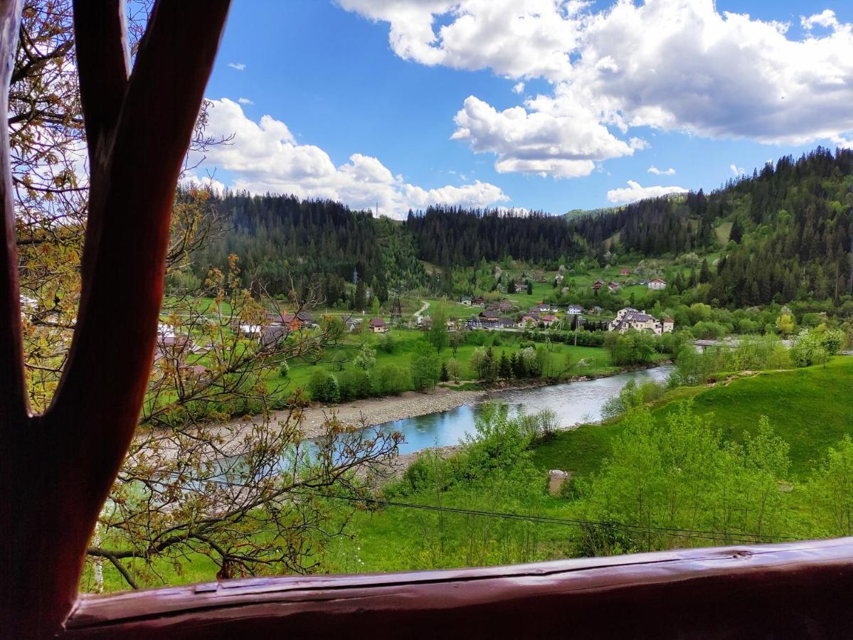 Дерев'Яний Котедж "Казка" Yaremche Luaran gambar