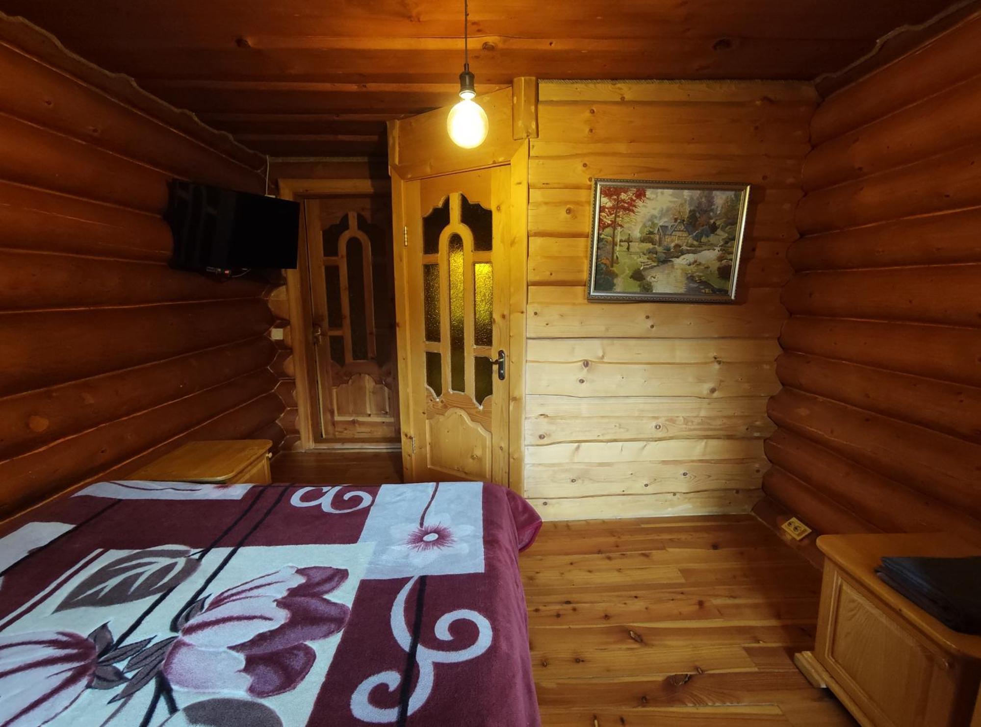 Дерев'Яний Котедж "Казка" Yaremche Luaran gambar